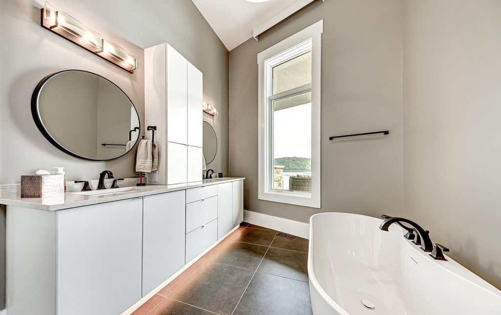 Magnificent Lake Home with Panoramic Views in Tennessee hits The Market for $11,497,000 31 Luxurious Lakefront Living at The Peninsula, La Follette, Tennessee: Breathtaking Home Listed for $11.997 Million