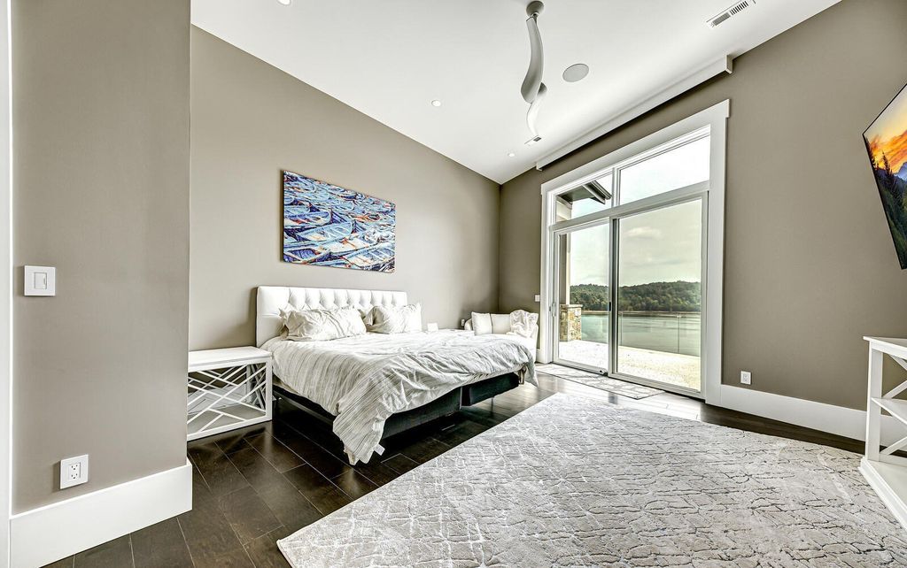 Magnificent Lake Home with Panoramic Views in Tennessee hits The Market for $11,497,000 33 Luxurious Lakefront Living at The Peninsula, La Follette, Tennessee: Breathtaking Home Listed for $11.997 Million
