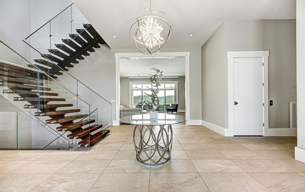 Magnificent Lake Home with Panoramic Views in Tennessee hits The Market for $11,497,000 7 Luxurious Lakefront Living at The Peninsula, La Follette, Tennessee: Breathtaking Home Listed for $11.997 Million