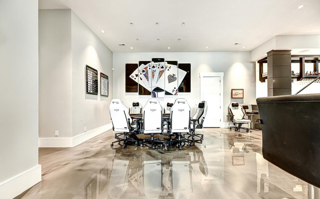 Magnificent Lake Home with Panoramic Views in Tennessee hits The Market for $11,497,000 44 Luxurious Lakefront Living at The Peninsula, La Follette, Tennessee: Breathtaking Home Listed for $11.997 Million