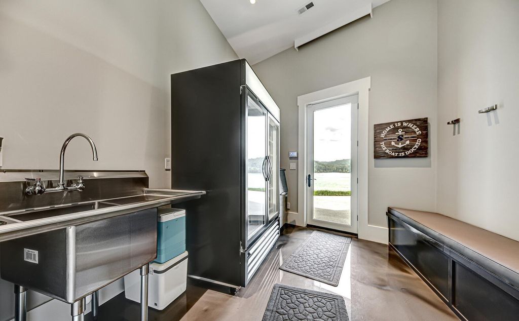 Magnificent Lake Home with Panoramic Views in Tennessee hits The Market for $11,497,000 50 Luxurious Lakefront Living at The Peninsula, La Follette, Tennessee: Breathtaking Home Listed for $11.997 Million