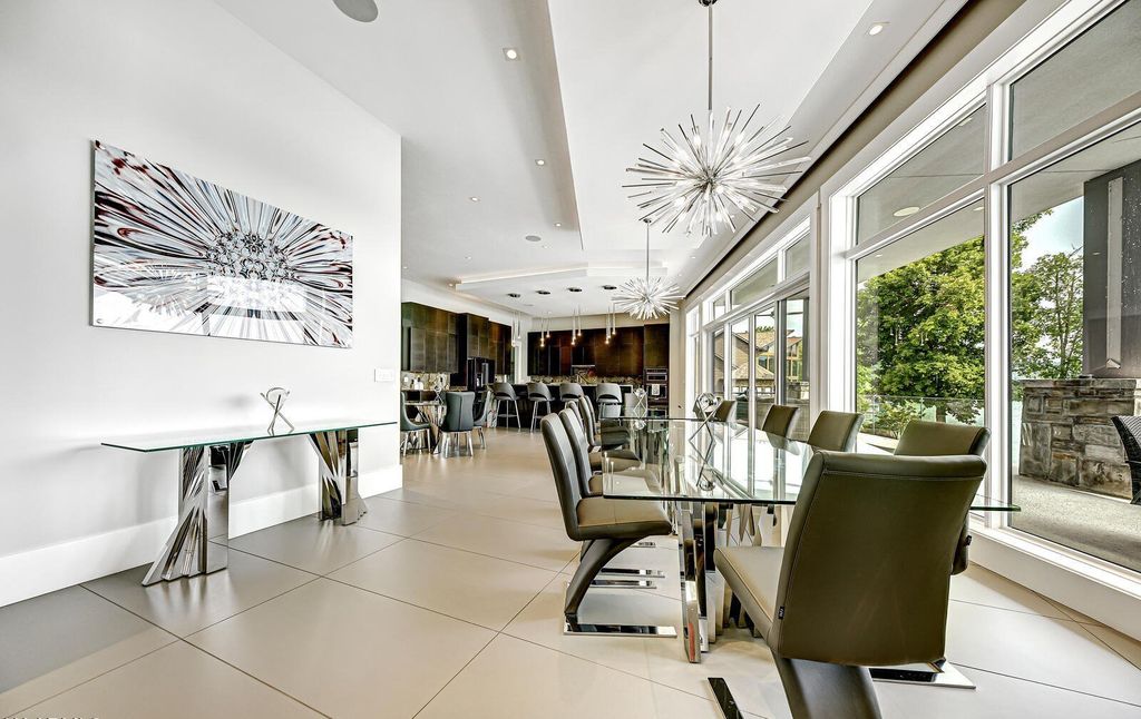 Magnificent Lake Home with Panoramic Views in Tennessee hits The Market for $11,497,000 9 Luxurious Lakefront Living at The Peninsula, La Follette, Tennessee: Breathtaking Home Listed for $11.997 Million