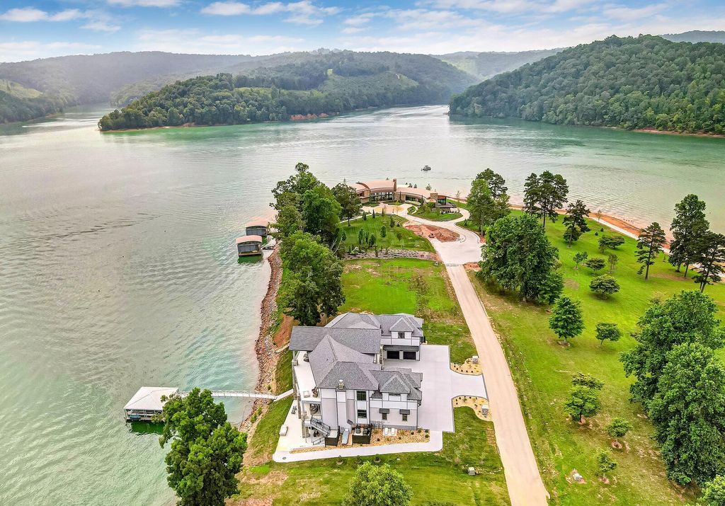 Magnificent Lake Home with Panoramic Views in Tennessee hits The Market for $11,497,000 60 Luxurious Lakefront Living at The Peninsula, La Follette, Tennessee: Breathtaking Home Listed for $11.997 Million