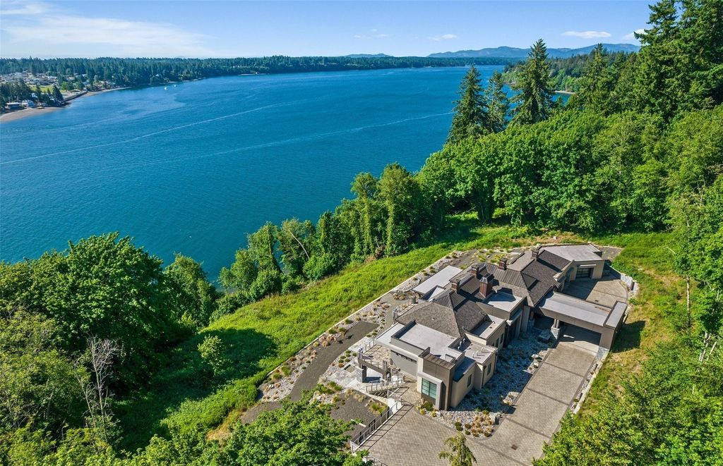 Luxurious Retreat in Shelton, Washington: A Masterpiece of Design, Materials, and Attention to Detail, Listed at $6.5 Million
