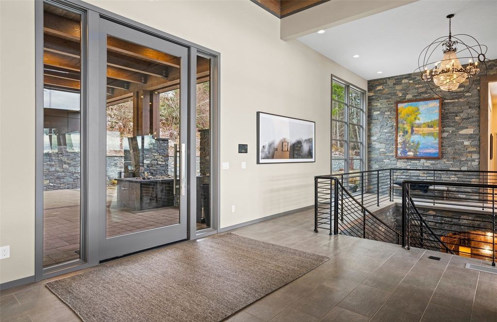 Luxurious Retreat in Shelton, Washington: A Masterpiece of Design, Materials, and Attention to Detail, Listed at $6.5 Million