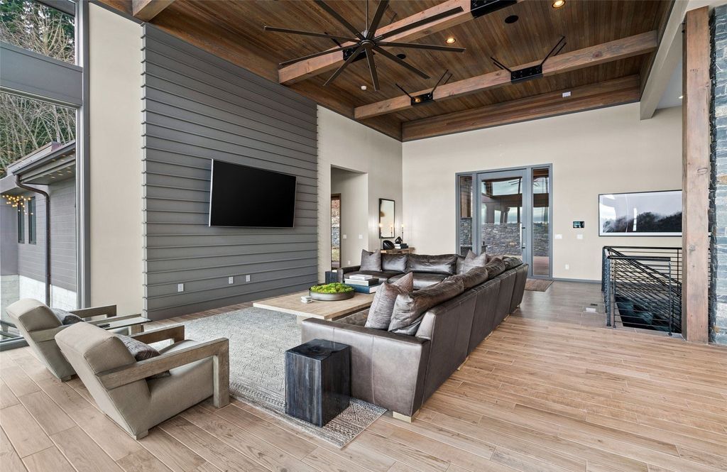 Luxurious Retreat in Shelton, Washington: A Masterpiece of Design, Materials, and Attention to Detail, Listed at $6.5 Million