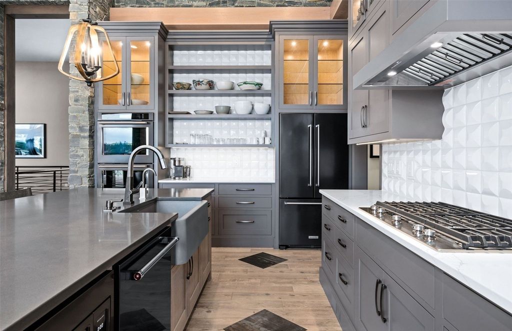 Luxurious Retreat in Shelton, Washington: A Masterpiece of Design, Materials, and Attention to Detail, Listed at $6.5 Million