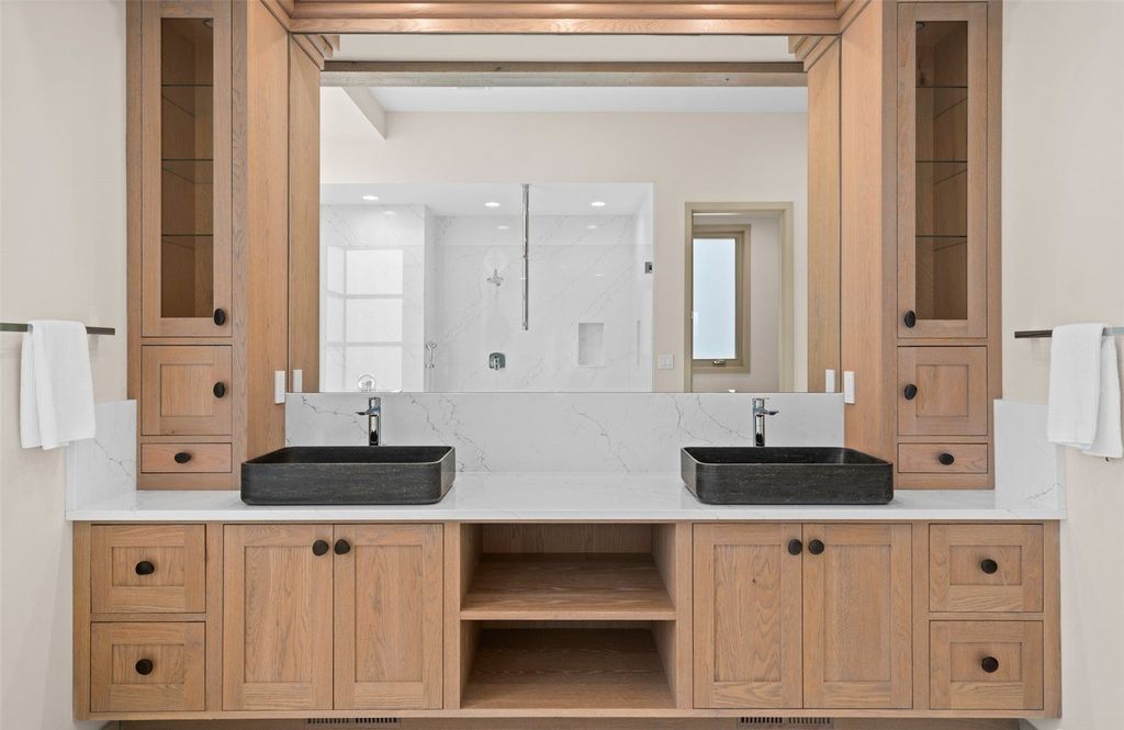 Luxurious Retreat in Shelton, Washington: A Masterpiece of Design, Materials, and Attention to Detail, Listed at $6.5 Million