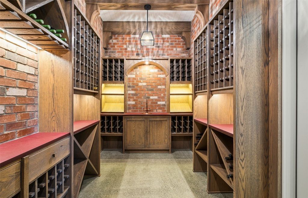 Luxurious Retreat in Shelton, Washington: A Masterpiece of Design, Materials, and Attention to Detail, Listed at $6.5 Million