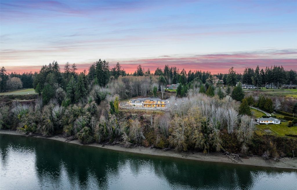 Luxurious Retreat in Shelton, Washington: A Masterpiece of Design, Materials, and Attention to Detail, Listed at $6.5 Million