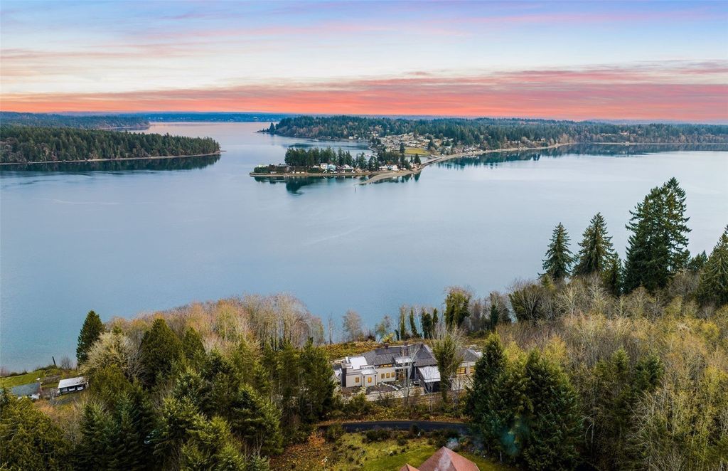 Luxurious Retreat in Shelton, Washington: A Masterpiece of Design, Materials, and Attention to Detail, Listed at $6.5 Million