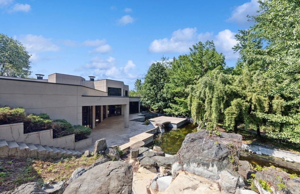 Luxurious and Secluded Estate on 26.2 Acres in Saint Charles, Illinois Listing for $2.99 Million