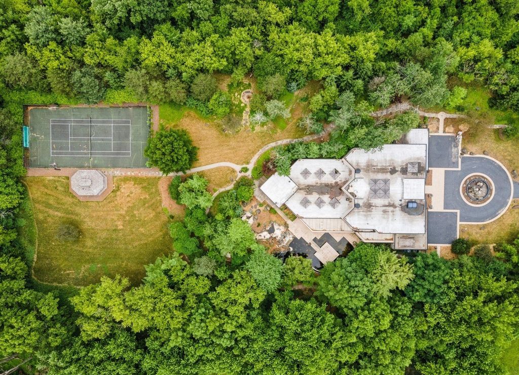 Luxurious and Secluded Estate on 26.2 Acres in Saint Charles Illinois Listing for 2.99 Million 44