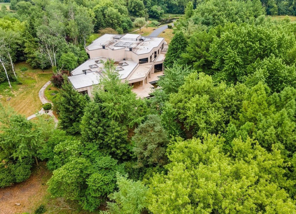 Luxurious and Secluded Estate on 26.2 Acres in Saint Charles, Illinois Listing for $2.99 Million