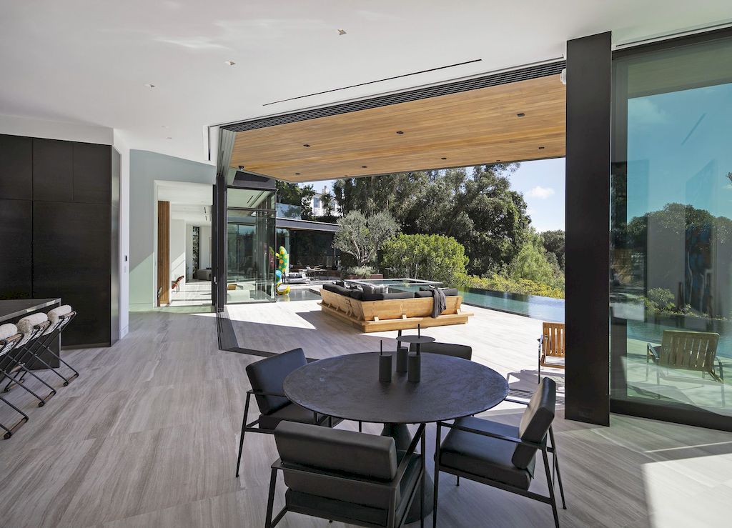 Perugia House Showcases Elegance and Modernity by Mcclean Design