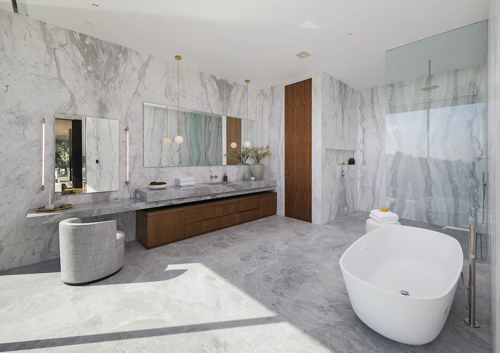 Perugia House Showcases Elegance and Modernity by Mcclean Design
