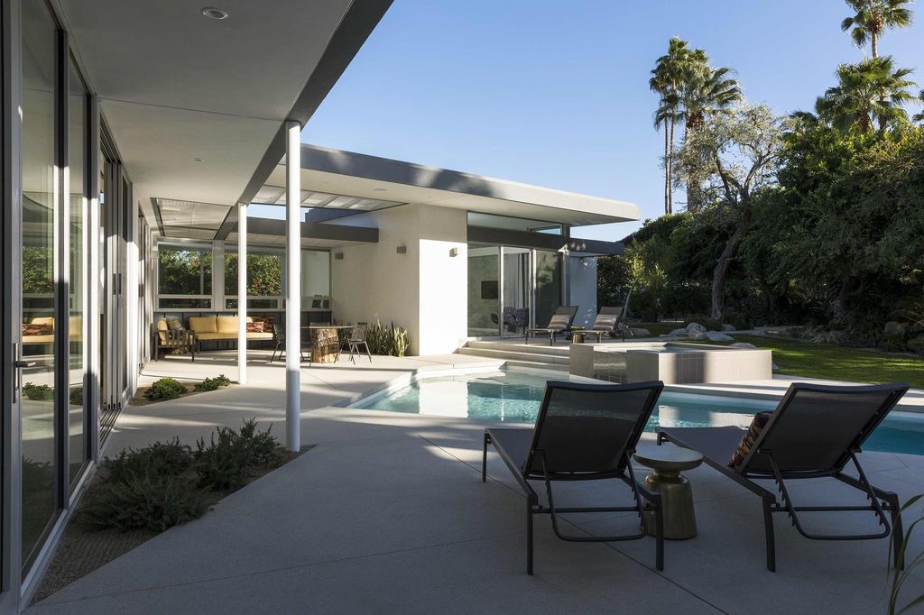 Ridge Vista House blends mountain view with landscape by o2 Architecture