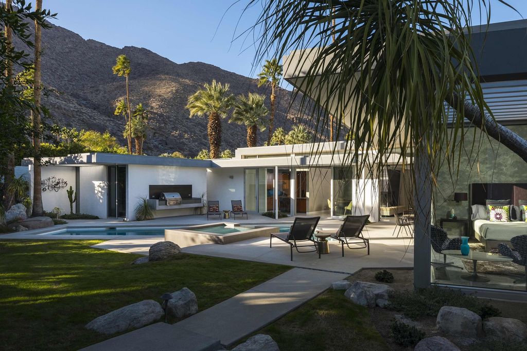 Ridge Vista House blends mountain view with landscape by o2 Architecture