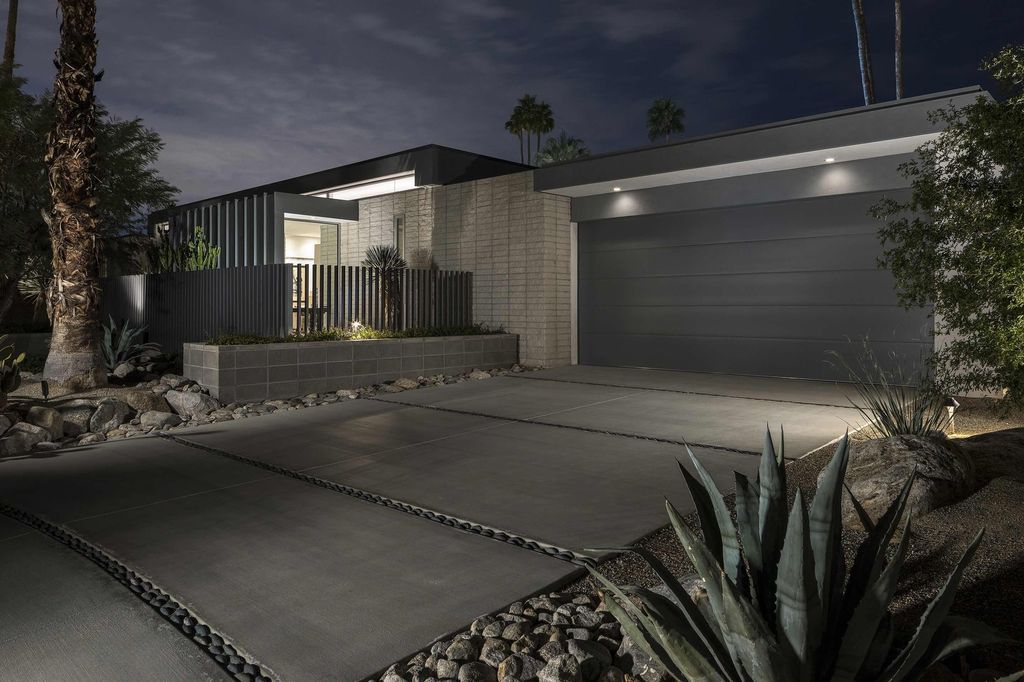 Ridge Vista House blends mountain view with landscape by o2 Architecture