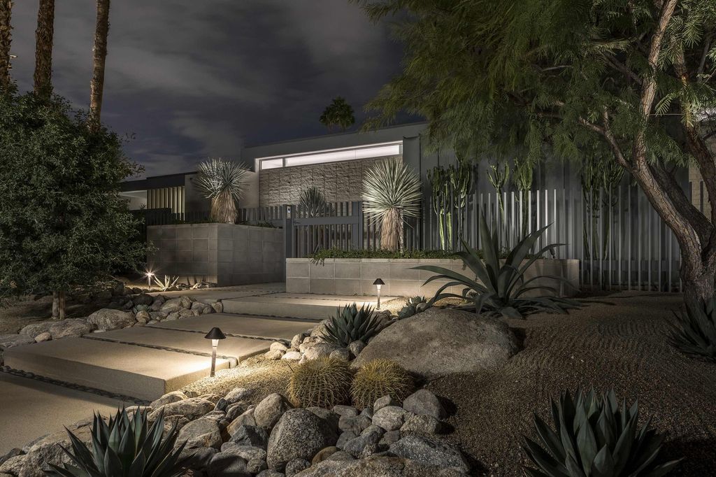 Ridge Vista House blends mountain view with landscape by o2 Architecture