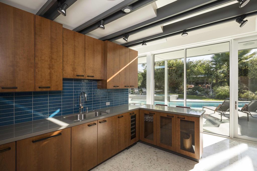 Ridge Vista House blends mountain view with landscape by o2 Architecture