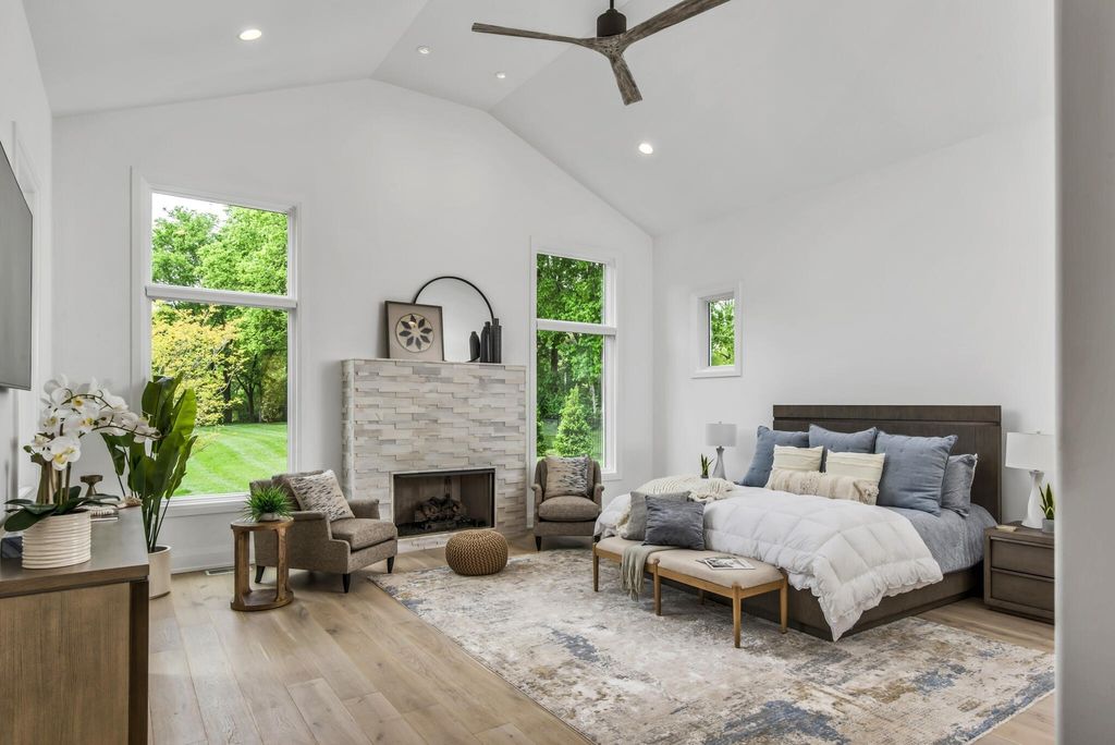 Secluded Oasis of Modern Living on Expansive 2.21 Acre Estate in Brentwood, Tennessee Priced at $5,299M