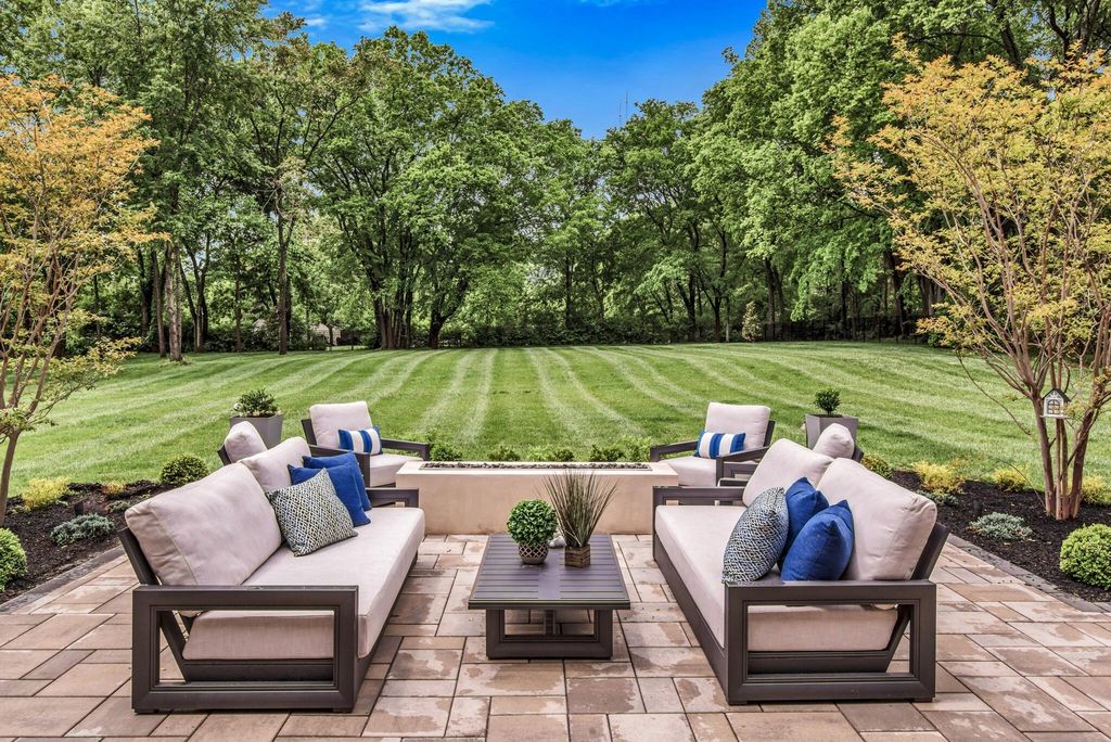 Secluded Oasis of Modern Living on Expansive 2.21 Acre Estate in Brentwood, Tennessee Priced at $5,299M