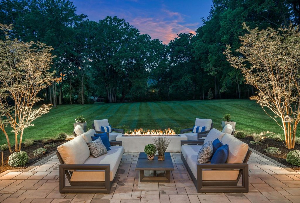Secluded Oasis of Modern Living on Expansive 2.21 Acre Estate in Brentwood, Tennessee Priced at $5,299M
