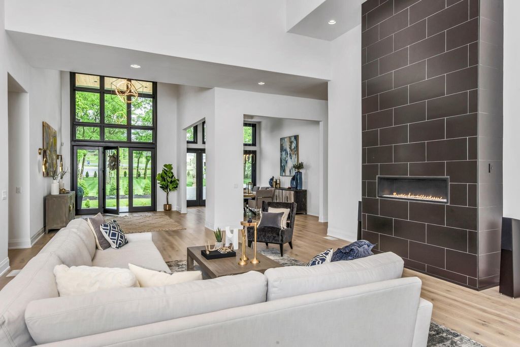 Secluded Oasis of Modern Living on Expansive 2.21 Acre Estate in Brentwood, Tennessee Priced at $5,299M
