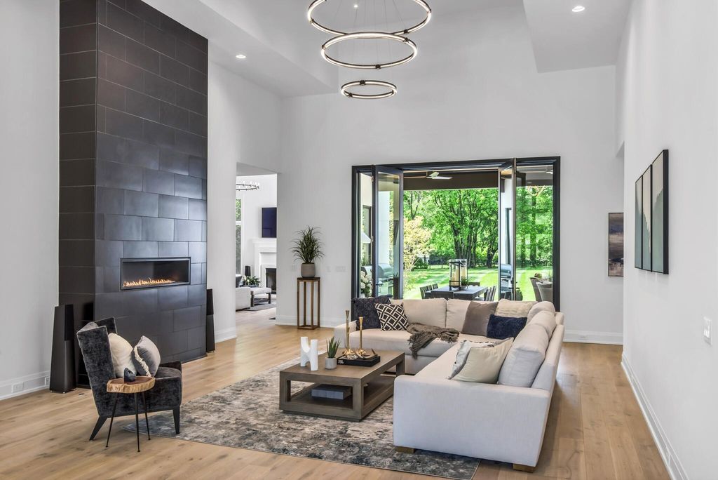 Secluded Oasis of Modern Living on Expansive 2.21 Acre Estate in Brentwood, Tennessee Priced at $5,299M