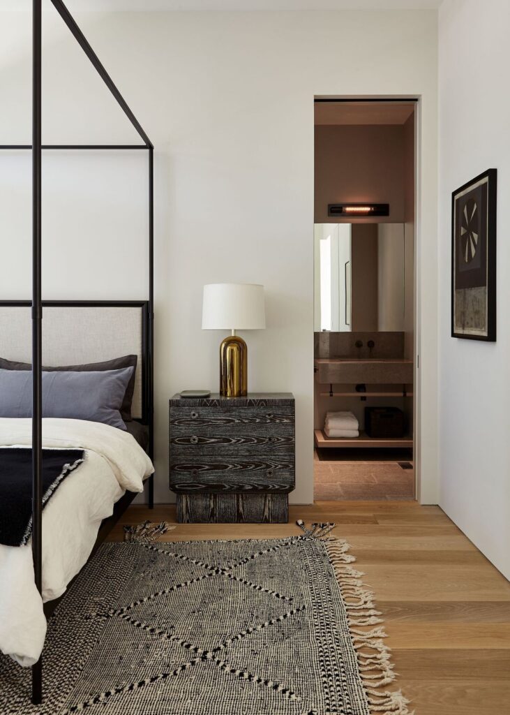 Southampton House Stands Out with Its Graceful Lines by Bradley Bayou 2