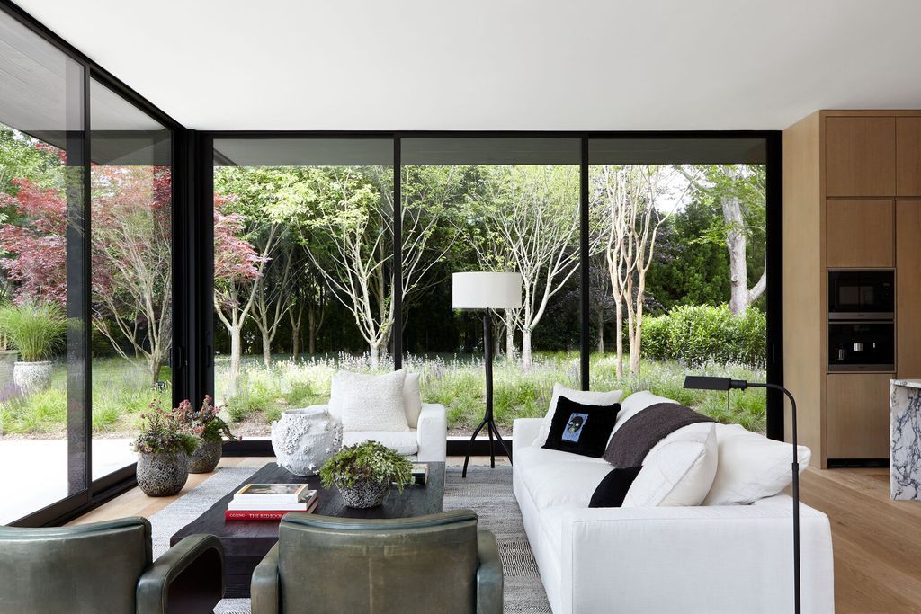Southampton House Stands Out with Its Graceful Lines by Bradley Bayou