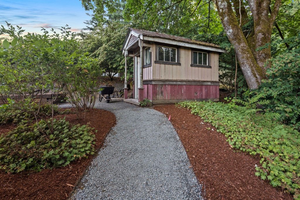 Tuscan-Inspired Luxury Home with Modern Amenities in Serene Vancouver, Washington Listed at $2.1 Million