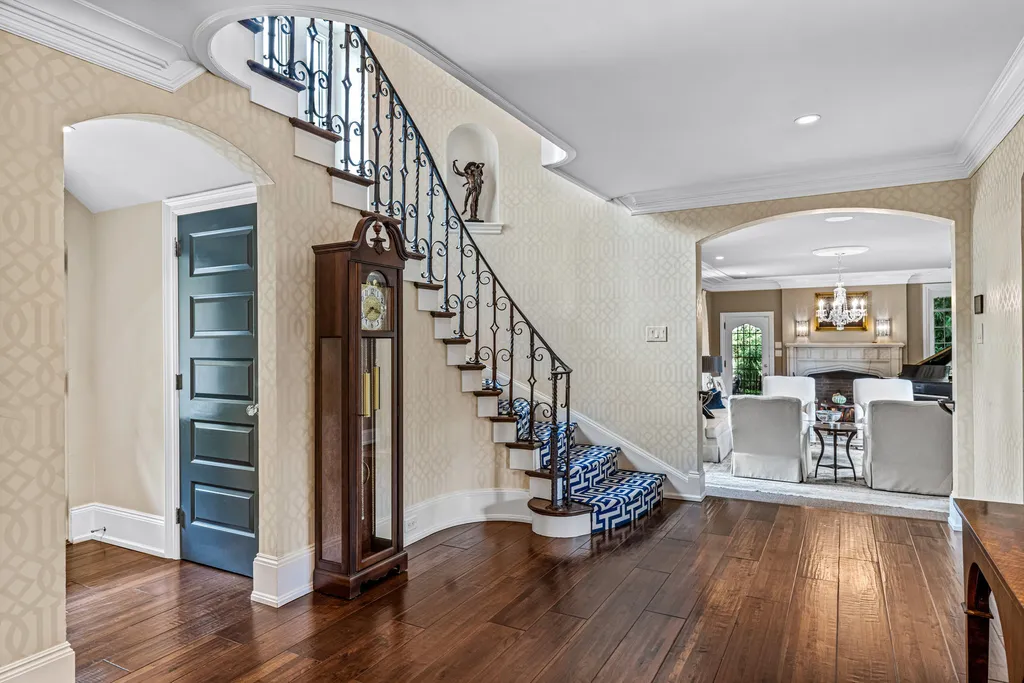 1 Blakeley Road Home in Haverford, Pennsylvania. Step into the elegance of the 1930s with this captivating residence nestled in the sought-after Merion Golf neighborhood. Meticulously renovated with sophistication, the home boasts beautiful materials, exquisite craftsmanship, and luminous designs throughout. 