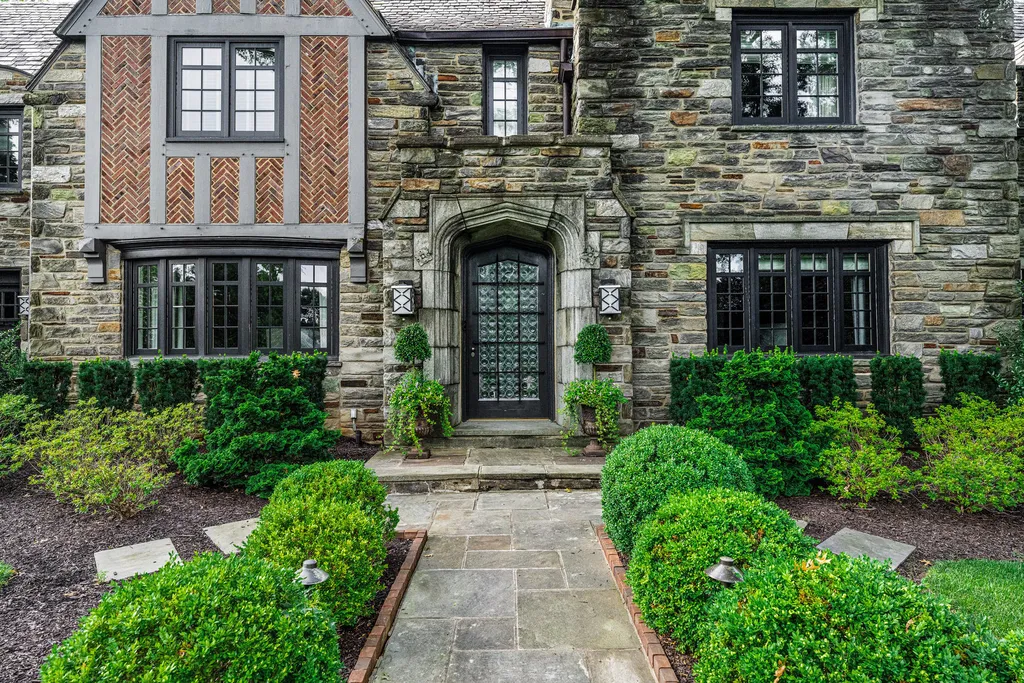 1 Blakeley Road Home in Haverford, Pennsylvania. Step into the elegance of the 1930s with this captivating residence nestled in the sought-after Merion Golf neighborhood. Meticulously renovated with sophistication, the home boasts beautiful materials, exquisite craftsmanship, and luminous designs throughout. 