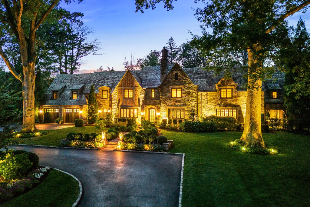 1 Blakeley Road Home in Haverford, Pennsylvania. Step into the elegance of the 1930s with this captivating residence nestled in the sought-after Merion Golf neighborhood. Meticulously renovated with sophistication, the home boasts beautiful materials, exquisite craftsmanship, and luminous designs throughout. 