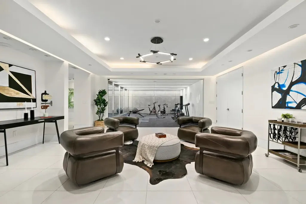 10350 Wyton Drive Home in Los Angeles, California. Experience the ultimate in refined living at 10350 Wyton Drive, a Holmby Hills estate that seamlessly blends grand European-inspired design with modern amenities. Set on 1.5 acres of meticulously landscaped grounds, this stunning property offers palatial interiors, six ensuite bedrooms, twelve baths, and an array of lavish features.