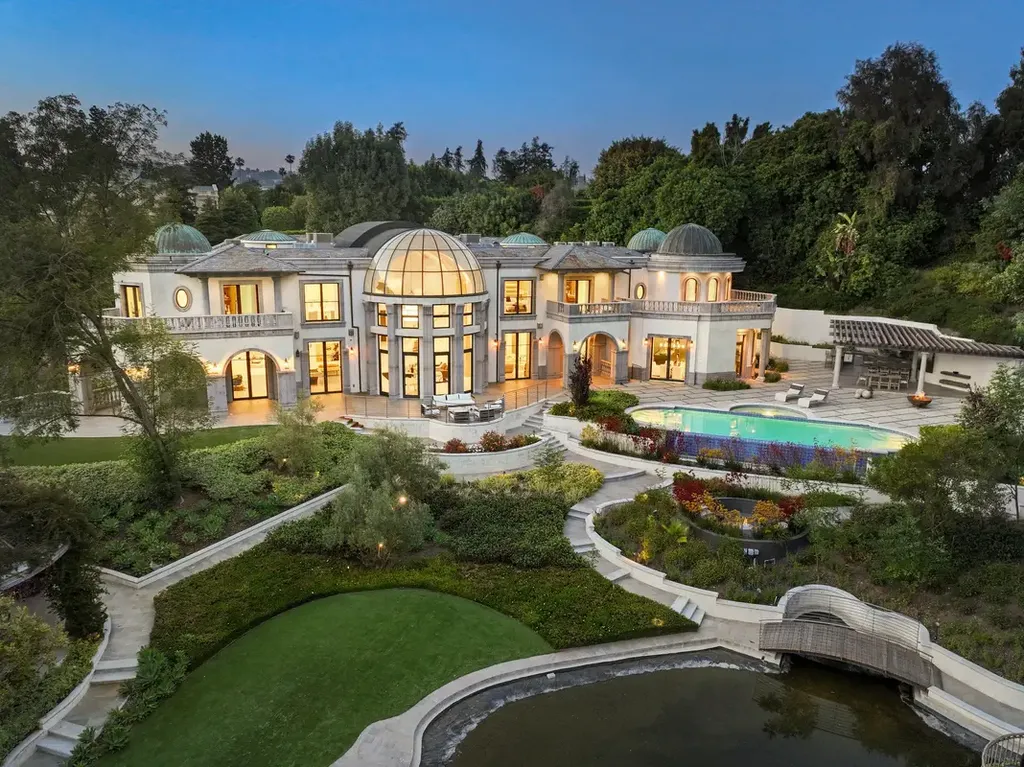 10350 Wyton Drive Home in Los Angeles, California. Experience the ultimate in refined living at 10350 Wyton Drive, a Holmby Hills estate that seamlessly blends grand European-inspired design with modern amenities. Set on 1.5 acres of meticulously landscaped grounds, this stunning property offers palatial interiors, six ensuite bedrooms, twelve baths, and an array of lavish features.