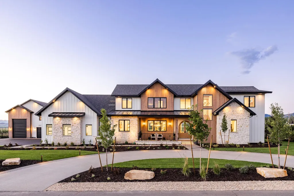 186 West Lazy Acres Lane Home in Kamas, Utah. Step into luxury living with this stunning 2022-built Park City Showcase home nestled on over 1.2 acres in Lazy Acres Ranch Estates. Crafted by Jana Gough Interiors and renowned Gough Contracting, this masterpiece offers exceptional finishes throughout.