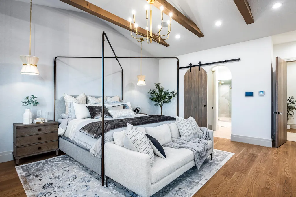 186 West Lazy Acres Lane Home in Kamas, Utah. Step into luxury living with this stunning 2022-built Park City Showcase home nestled on over 1.2 acres in Lazy Acres Ranch Estates. Crafted by Jana Gough Interiors and renowned Gough Contracting, this masterpiece offers exceptional finishes throughout.