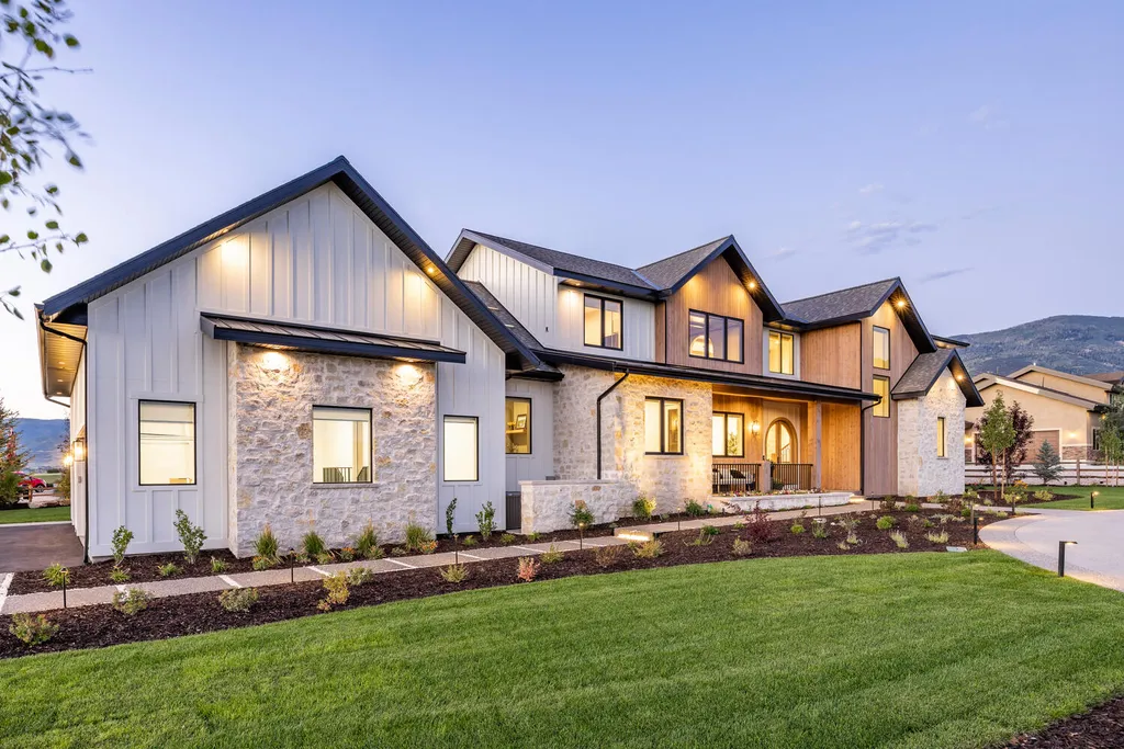 186 West Lazy Acres Lane Home in Kamas, Utah. Step into luxury living with this stunning 2022-built Park City Showcase home nestled on over 1.2 acres in Lazy Acres Ranch Estates. Crafted by Jana Gough Interiors and renowned Gough Contracting, this masterpiece offers exceptional finishes throughout.
