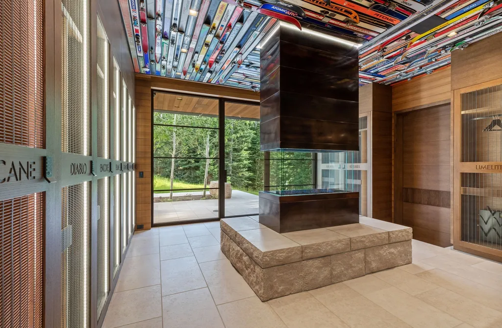 253 White Pine Canyon Road Home in Park City, Utah. Explore the unparalleled luxury of ''Monitor's Rest'', winner of the prestigious Robb Report Best of the Best award for 'Best Amenities'. Situated in the exclusive enclave of The Colony at White Pine Canyon, this ski-in/ski-out mountain masterpiece offers 5 acres of modern luxury. 