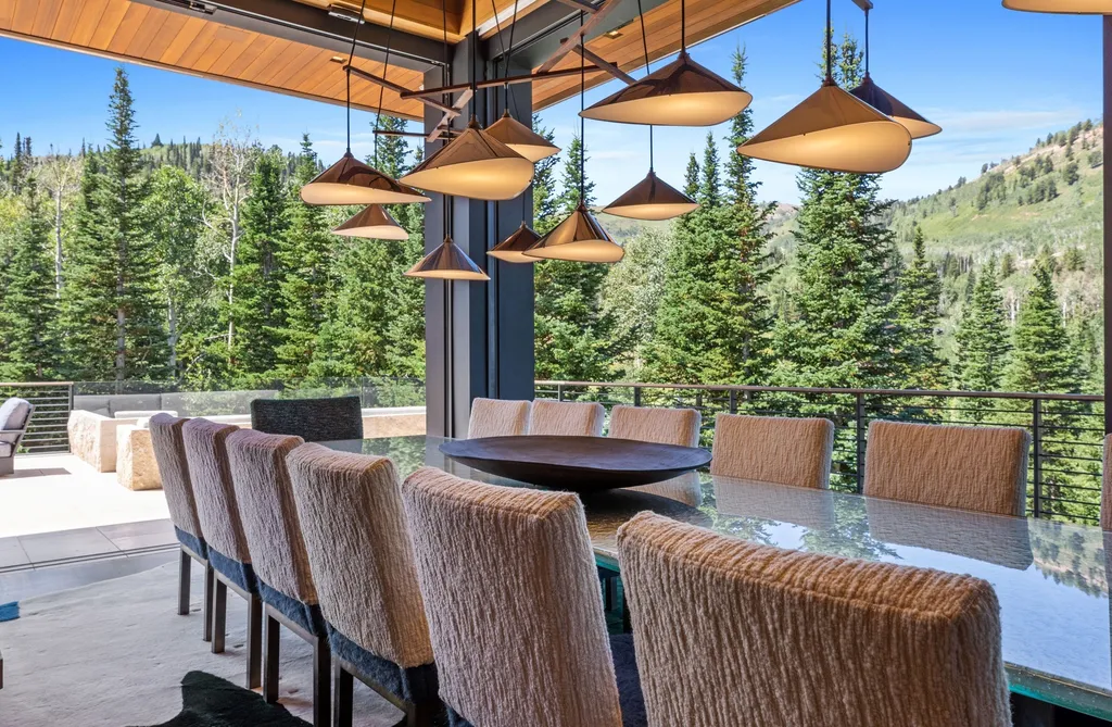 253 White Pine Canyon Road Home in Park City, Utah. Explore the unparalleled luxury of ''Monitor's Rest'', winner of the prestigious Robb Report Best of the Best award for 'Best Amenities'. Situated in the exclusive enclave of The Colony at White Pine Canyon, this ski-in/ski-out mountain masterpiece offers 5 acres of modern luxury. 