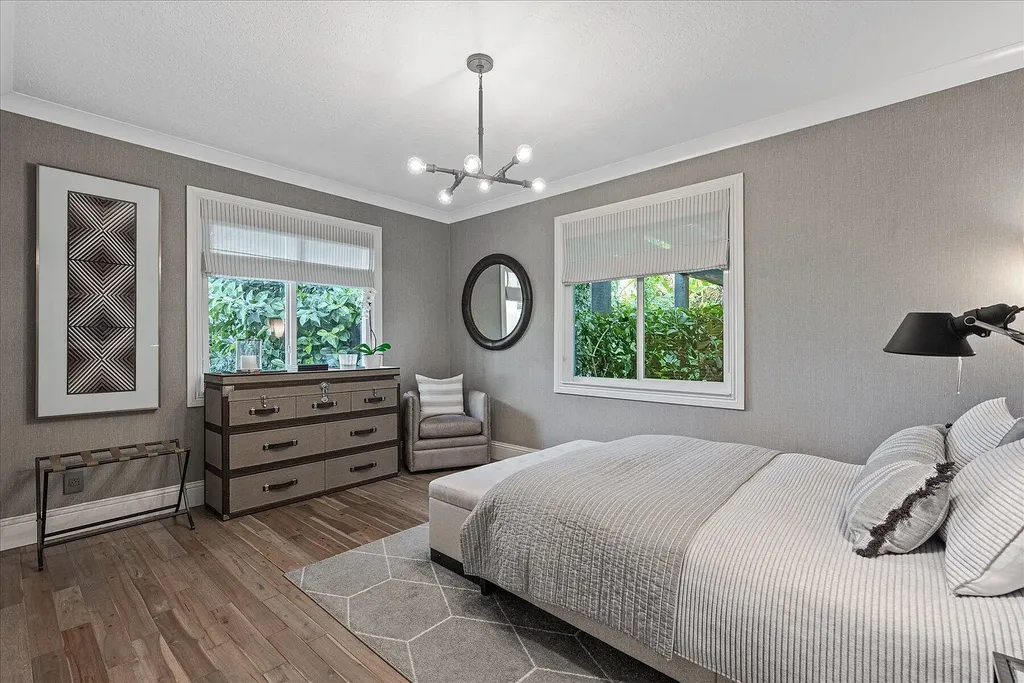 2770 Long Meadow Drive Home in Wellington, Florida. Recently renovated with high-end finishes, this home exudes elegance and sophistication. The interior is tastefully decorated, creating a warm and inviting atmosphere with meticulous attention to detail. There are plenty of different spaces to gather with family and friends, making it perfect for entertaining.