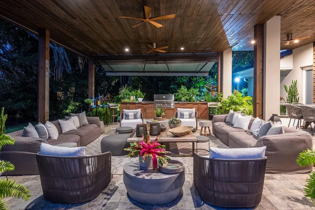 2770 Long Meadow Drive Home in Wellington, Florida. Recently renovated with high-end finishes, this home exudes elegance and sophistication. The interior is tastefully decorated, creating a warm and inviting atmosphere with meticulous attention to detail. There are plenty of different spaces to gather with family and friends, making it perfect for entertaining.