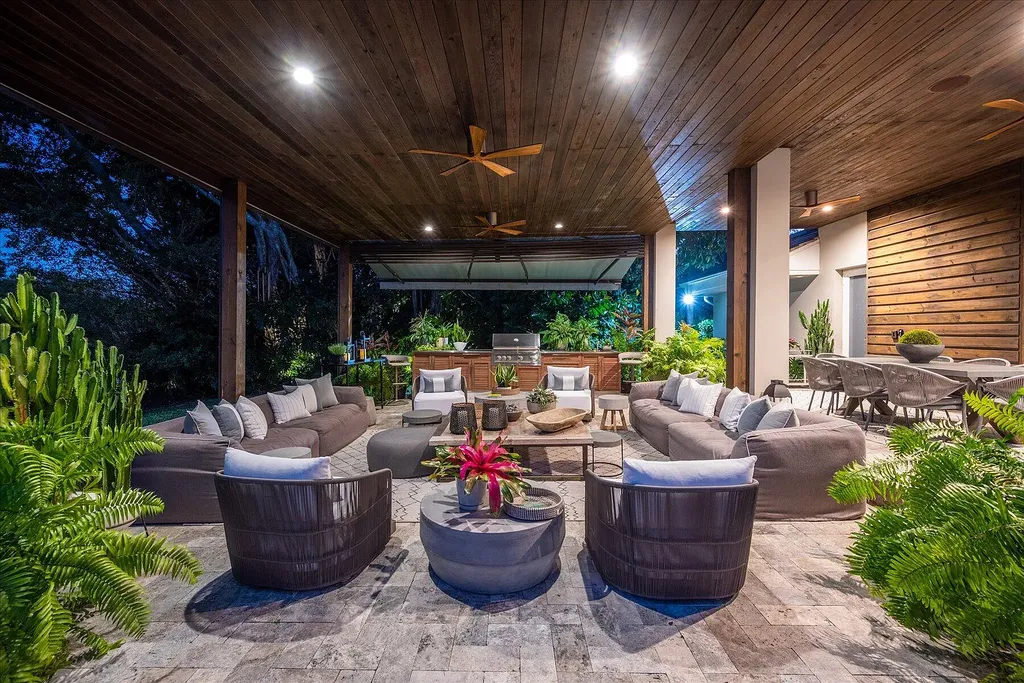2770 Long Meadow Drive Home in Wellington, Florida. Recently renovated with high-end finishes, this home exudes elegance and sophistication. The interior is tastefully decorated, creating a warm and inviting atmosphere with meticulous attention to detail. There are plenty of different spaces to gather with family and friends, making it perfect for entertaining.