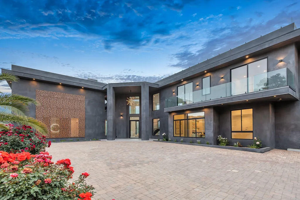 28888 Lake Vista Drive Home in Agoura Hills, California. Welcome to the exclusive ''Lake Vista Estate'' in Malibou Lake, offering a one-of-a-kind trophy masterpiece with breathtaking jet liner views unmatched in Southern California. This brand new European Contemporary home, designed by GoDesign21, features over 6500 square feet of luxurious living space on 3.41 acres of complete privacy in the Santa Monica mountains. 