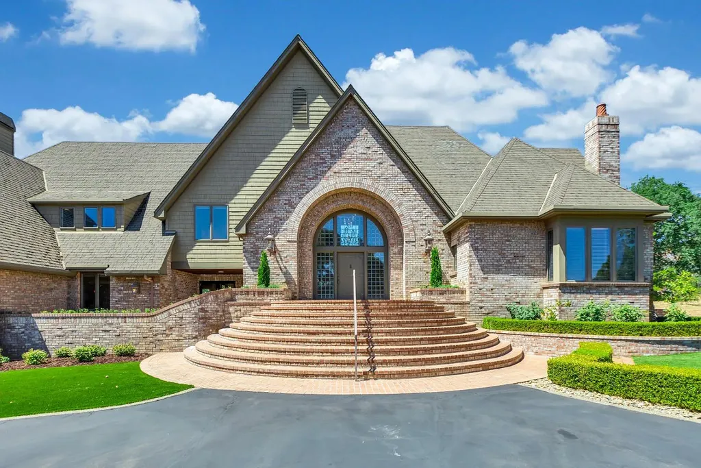 4160 Marble Ridge Road Home in El Dorado Hills, California. Discover the extraordinary 10-acre hilltop estate offering breathtaking views and a resort-like experience. This stately home features massive floor-to-ceiling windows, an elegant living room with a full bar, and a modern great room with a gourmet kitchen.