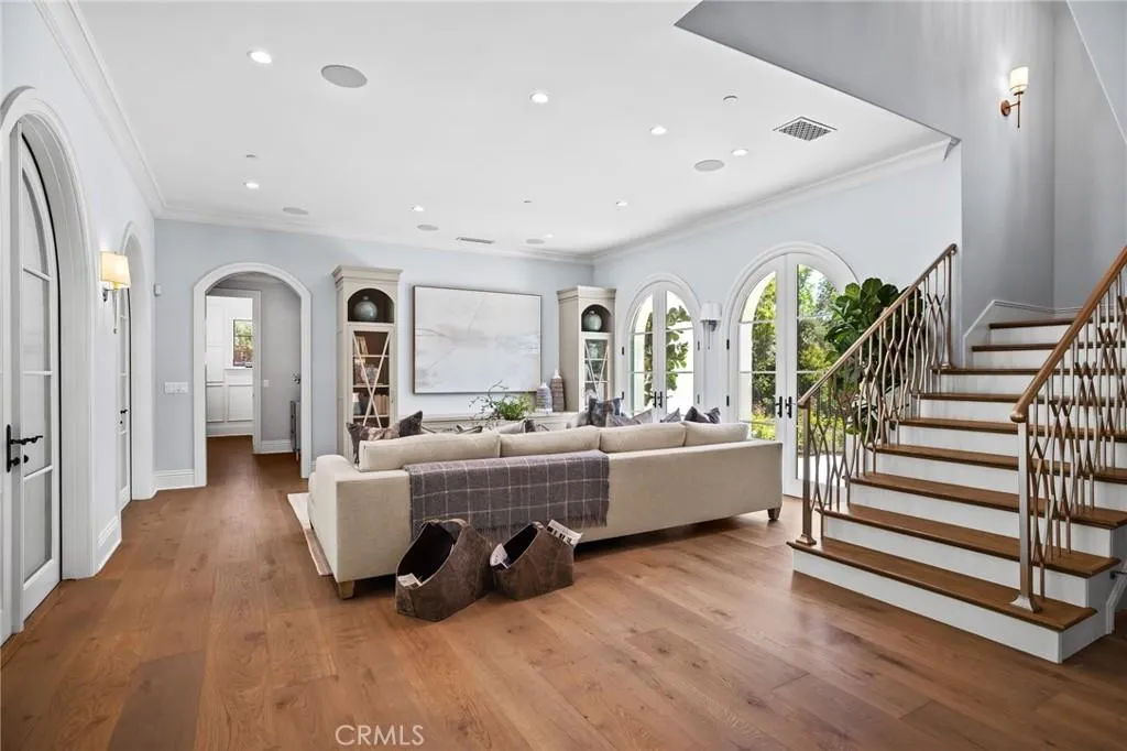470 Virginia Road Home in San Marino, California. Discover the epitome of modern luxury living in this brand new San Marino home. Built by Rykadan Intl, designed by ilustracion by Jake, and developed by Bowden Development, this 8000 sqft estate offers impeccable finishes, high-end amenities, and an expansive outdoor oasis. With 6 bedrooms, 7.5 baths, a state-of-the-art home theater, gym, and pool, this is the ultimate in convenience and comfort.