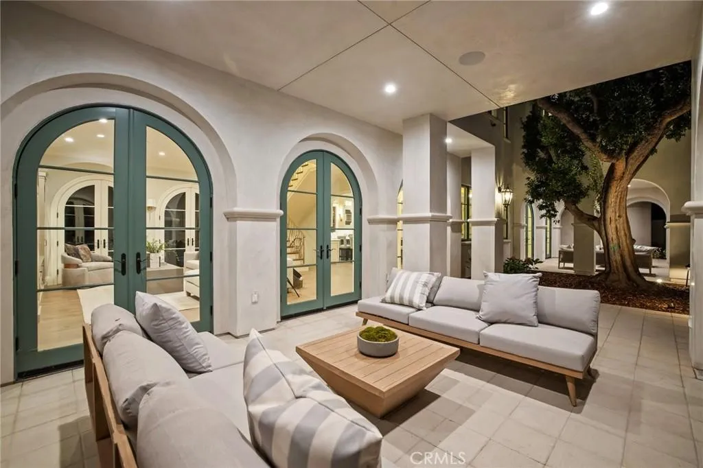 470 Virginia Road Home in San Marino, California. Discover the epitome of modern luxury living in this brand new San Marino home. Built by Rykadan Intl, designed by ilustracion by Jake, and developed by Bowden Development, this 8000 sqft estate offers impeccable finishes, high-end amenities, and an expansive outdoor oasis. With 6 bedrooms, 7.5 baths, a state-of-the-art home theater, gym, and pool, this is the ultimate in convenience and comfort.